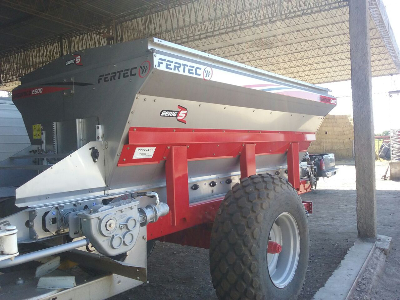 Fertilizadora y Distribución de estiércol